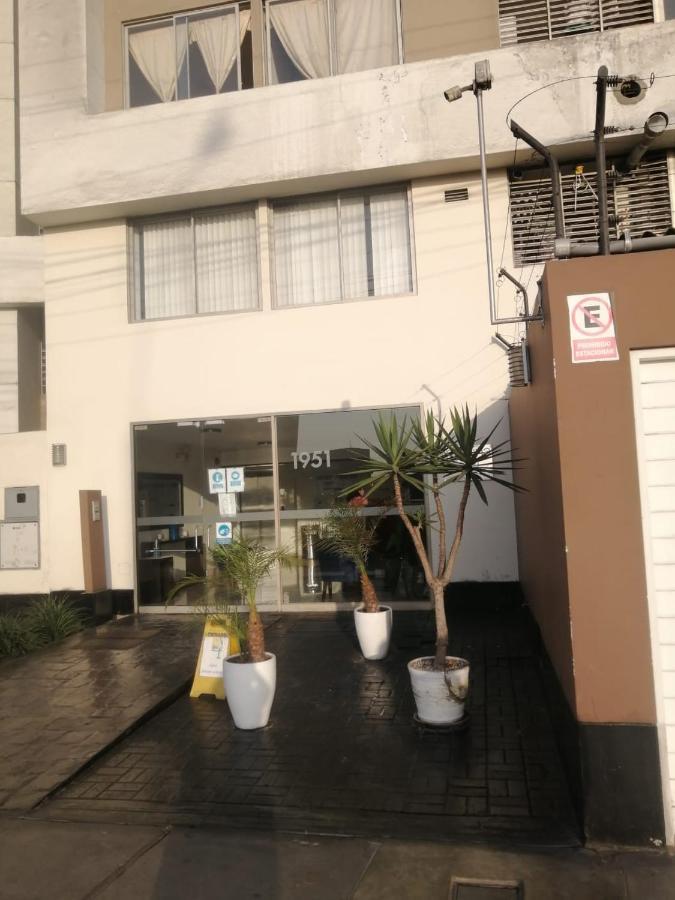 Departamento Estudio Full Equipado Wifi Cerca A Todo Lima Exterior photo